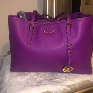 Micheal Kors Jet set travel bag